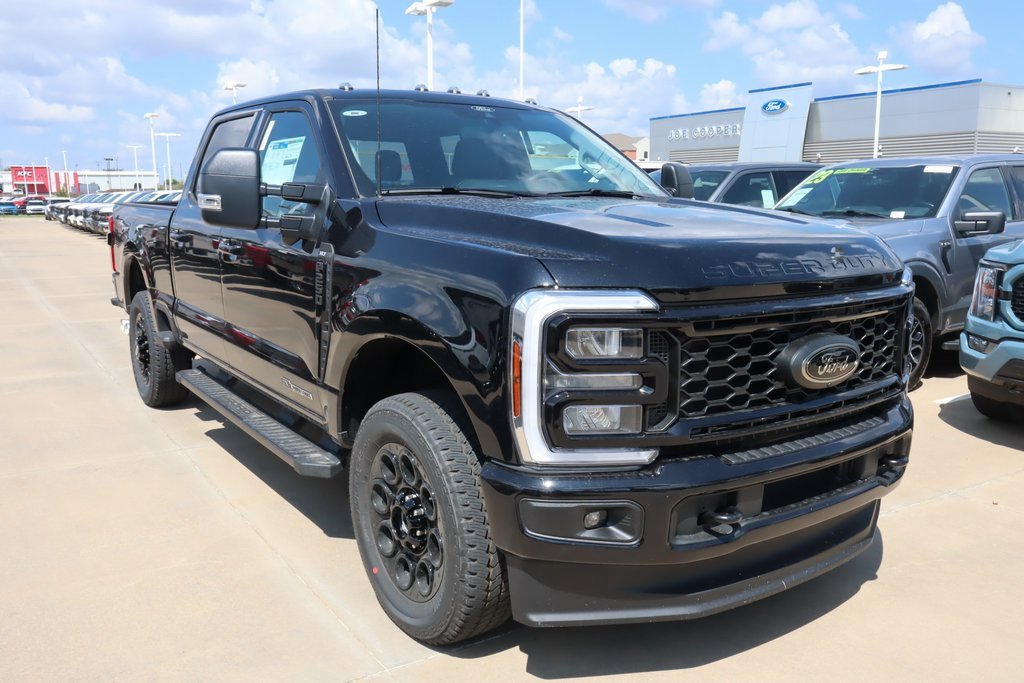 New 2025 Ford F250 XLT w/ Black Appearance Package