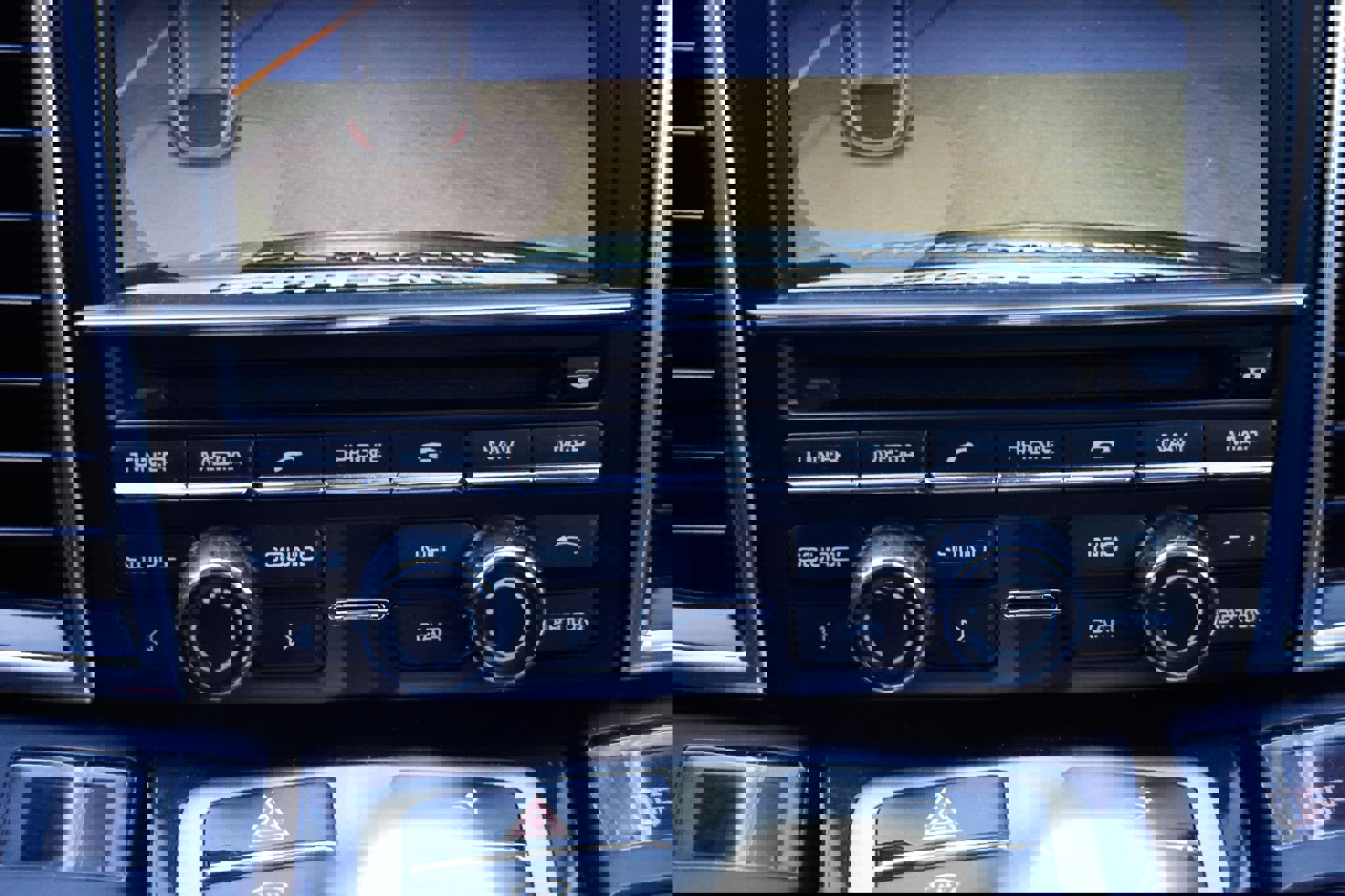 Used 2016 Porsche Panamera S image 35