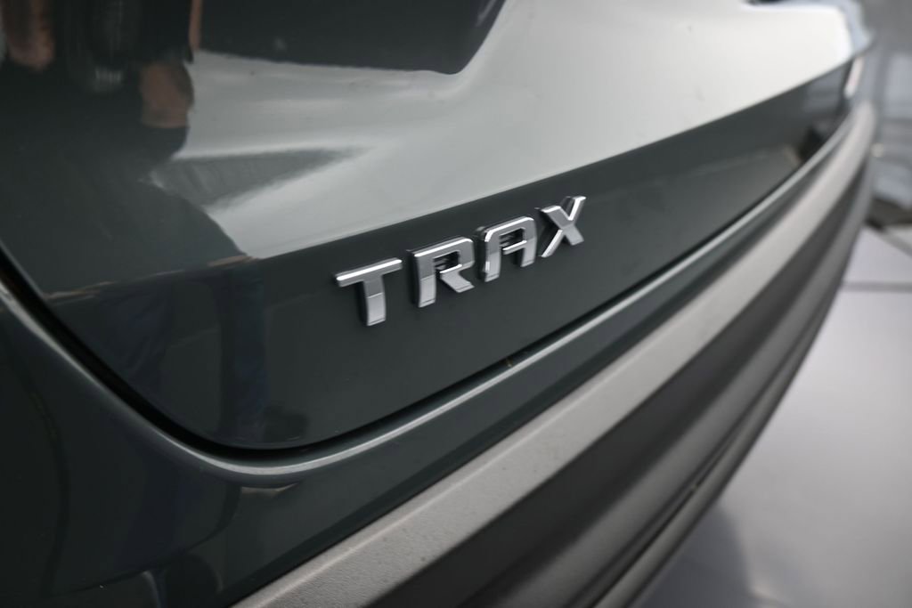 Used 2025 Chevrolet Trax LS FWD image 37