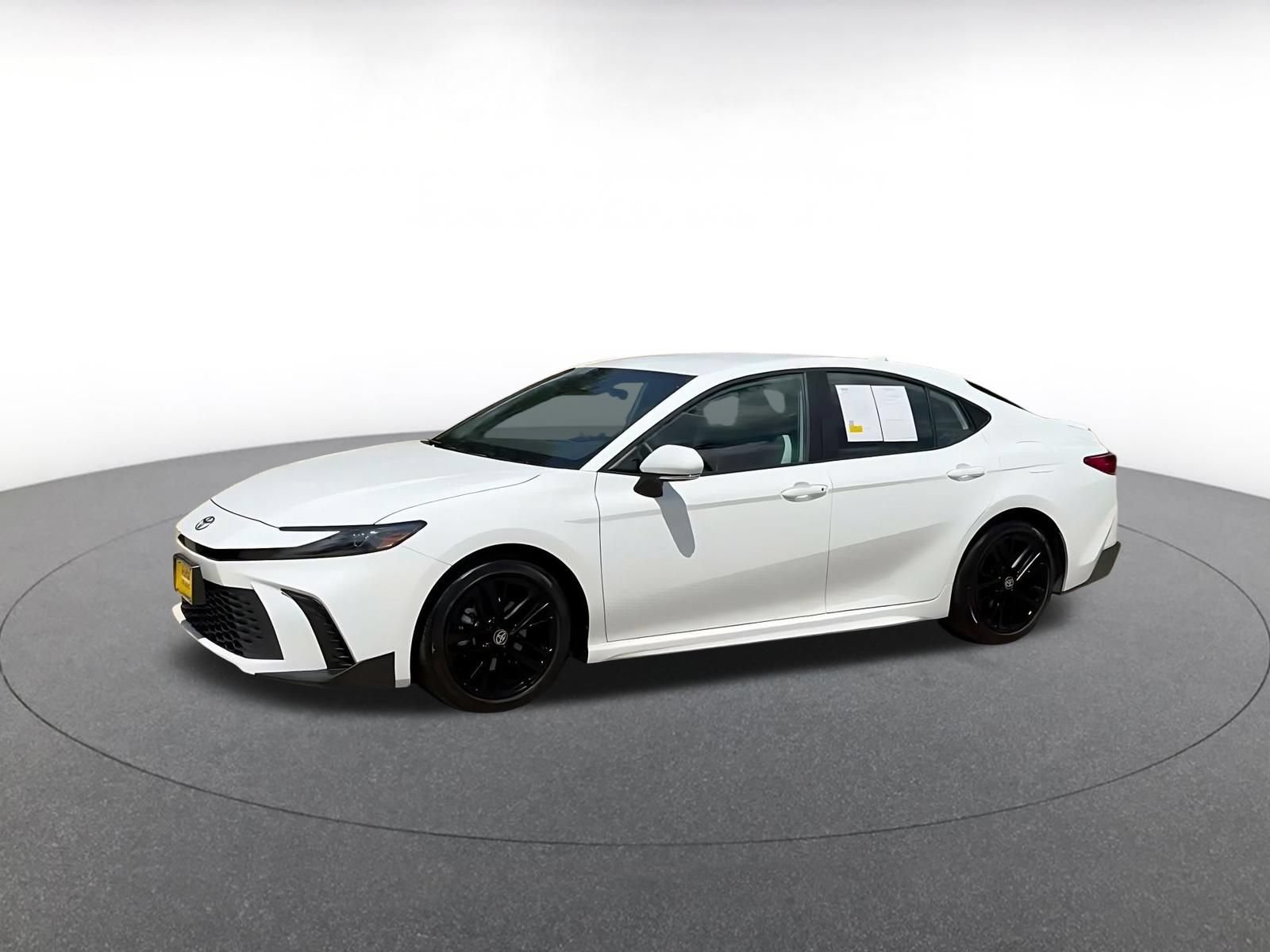 Used 2026 Toyota Camry SE FWD image 7