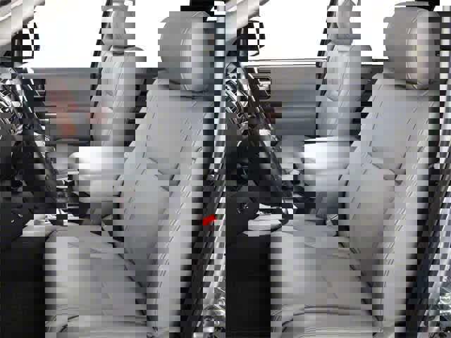 Used 2010 Toyota Sequoia Platinum image 6