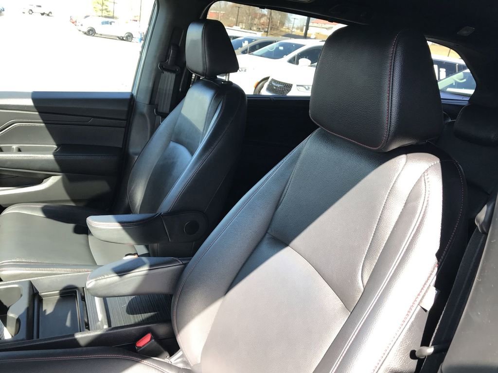 Used 2024 Honda Odyssey Sport image 11