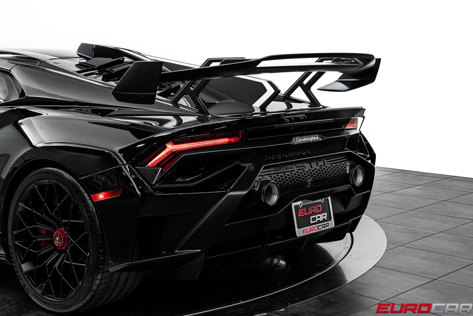 Used 2022 Lamborghini Huracan STO RWD image 21