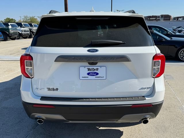Used 2023 Ford Explorer XLT w/ Equipment Group 202A image 9
