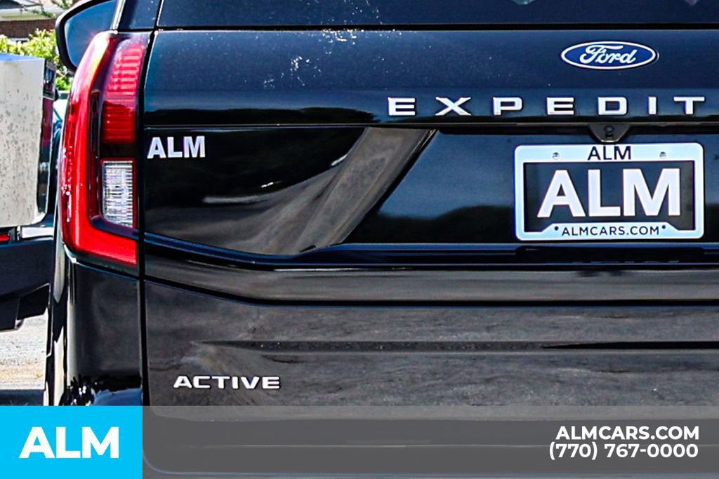 Used 2025 Ford Expedition Active AWD/4WD image 13