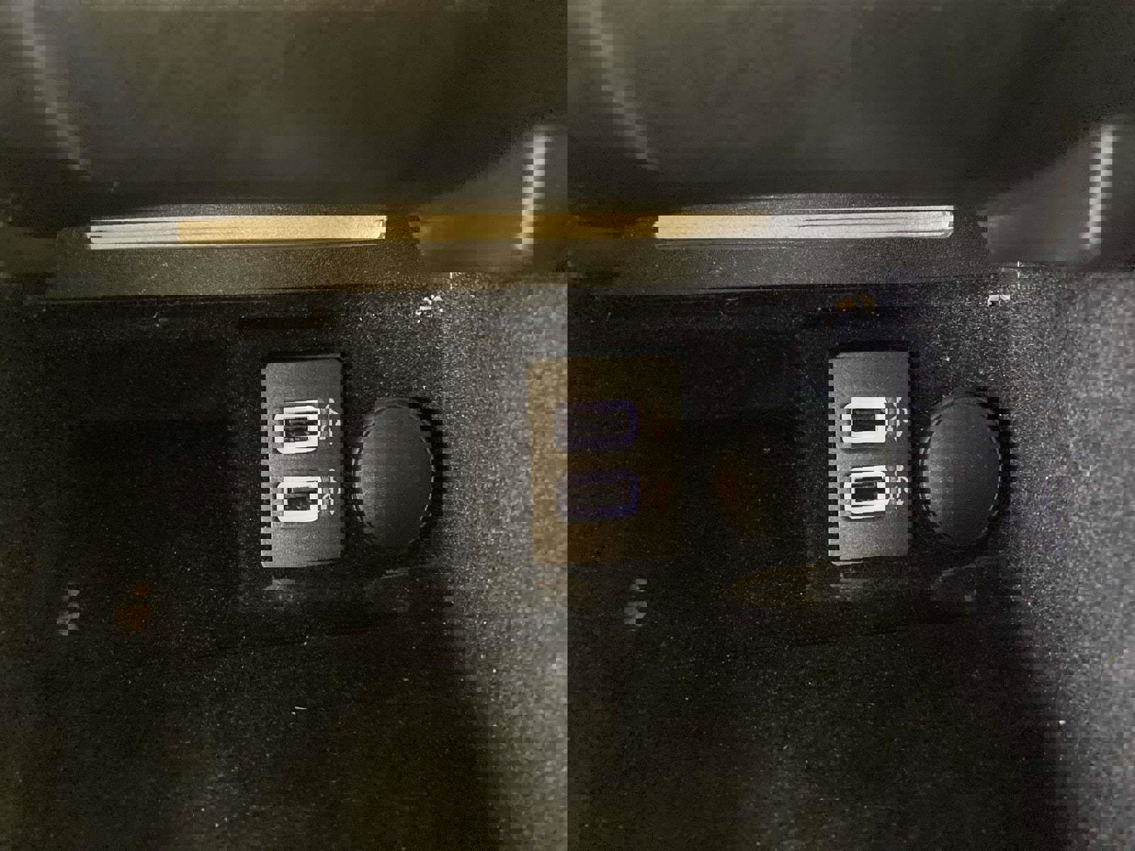 Used 2017 Lincoln Continental Reserve w/ Technology Package image 24