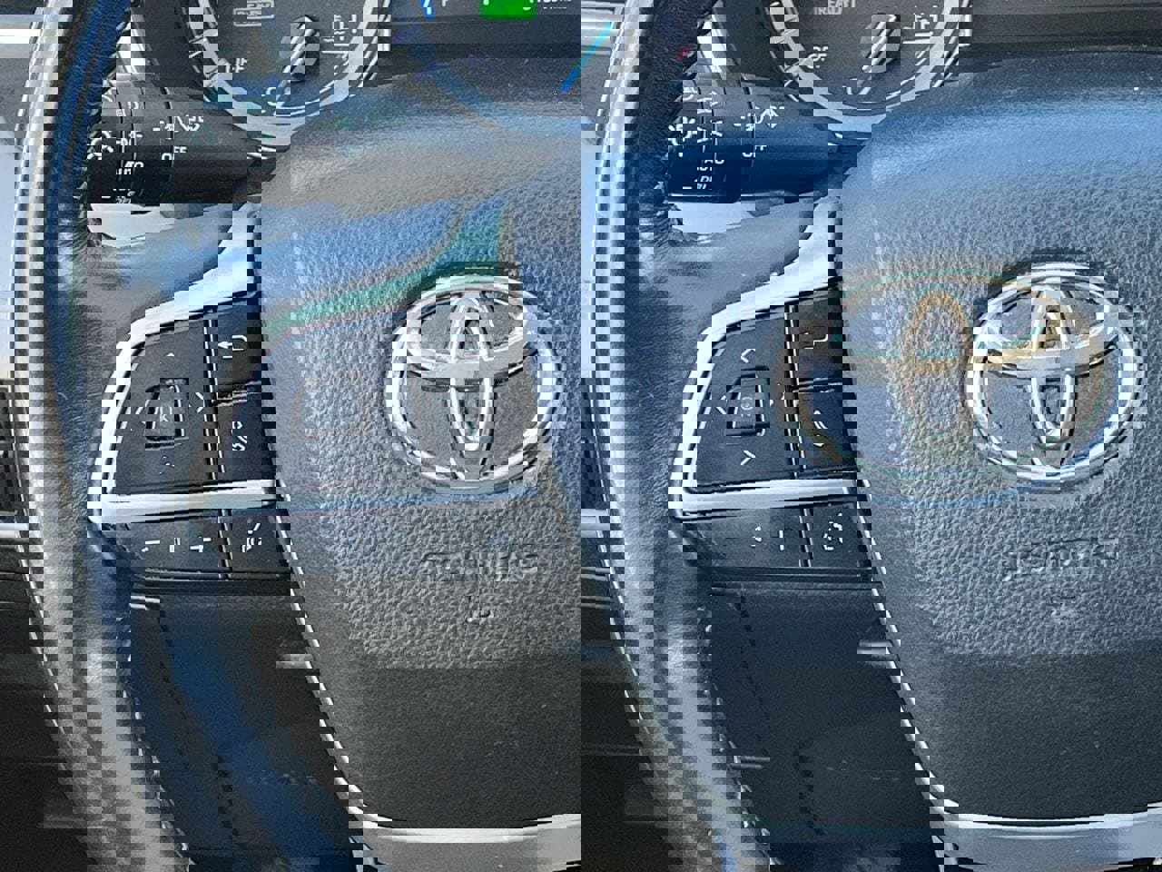 Used 2022 Toyota Highlander XLE image 12