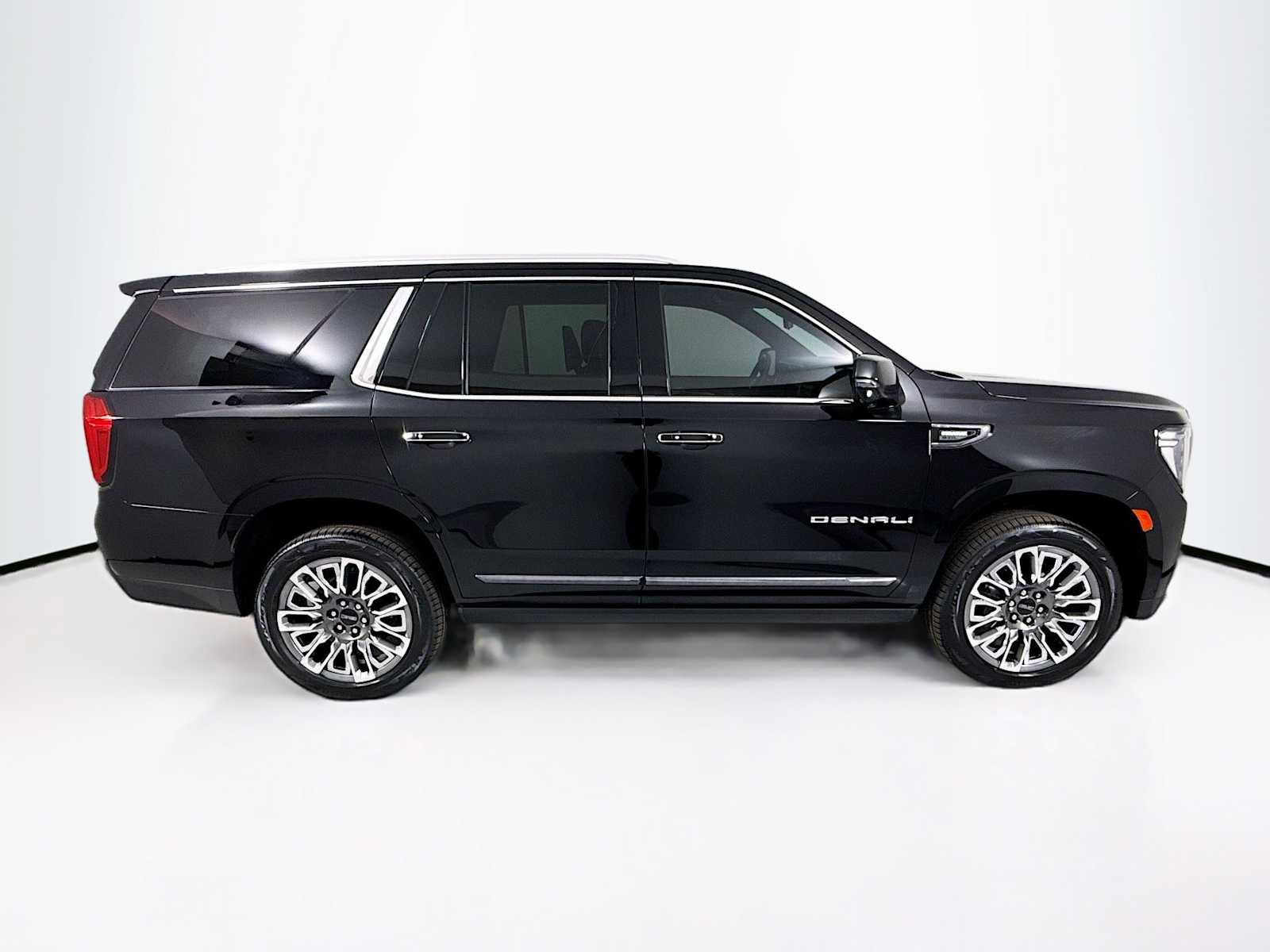 Used 2024 GMC Yukon Denali Ultimate image 8
