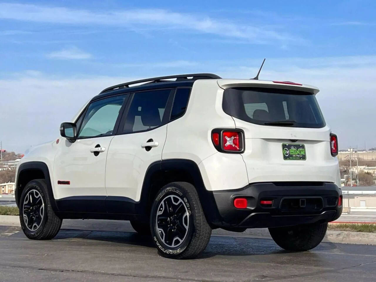 Used 2015 Jeep Renegade Trailhawk w/ Safety & Security Group I AWD/4WD image 5