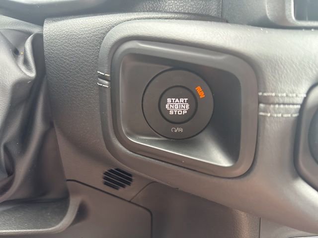 Used 2025 Jeep Wrangler Unlimited Sahara AWD/4WD image 18