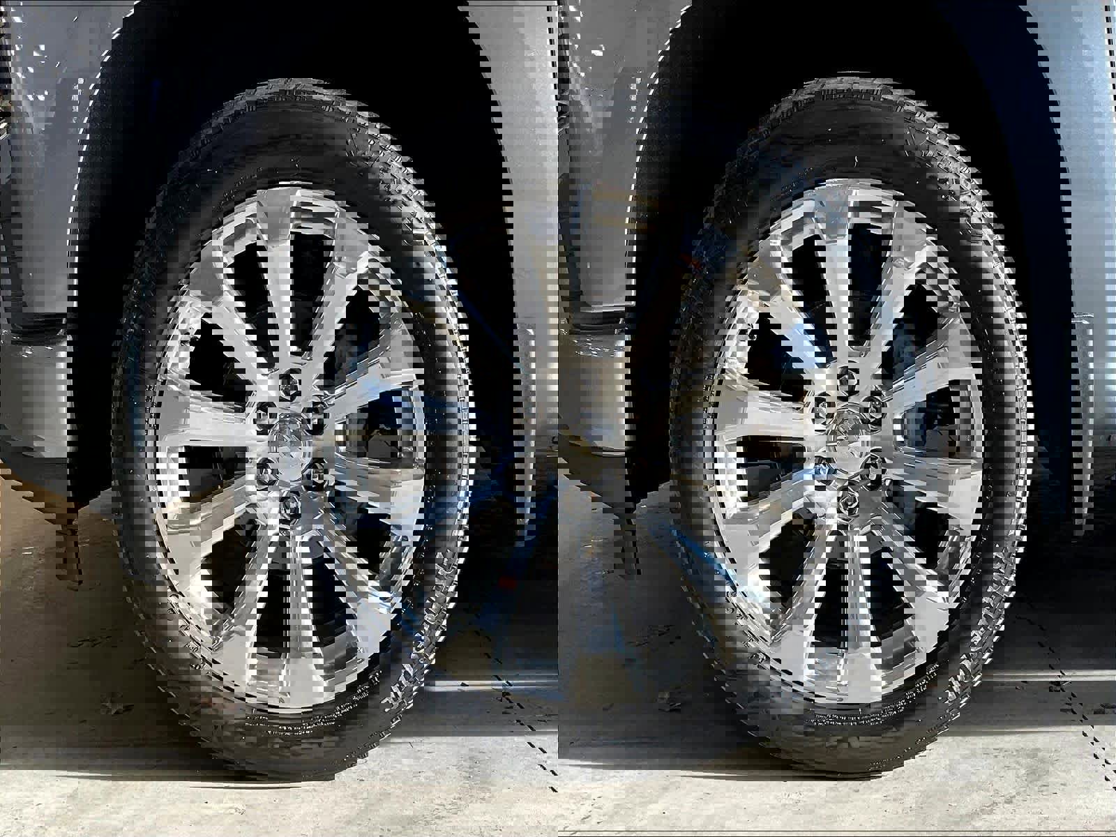 Used 2020 Chevrolet Silverado 1500 High Country w/ Technology Package image 7