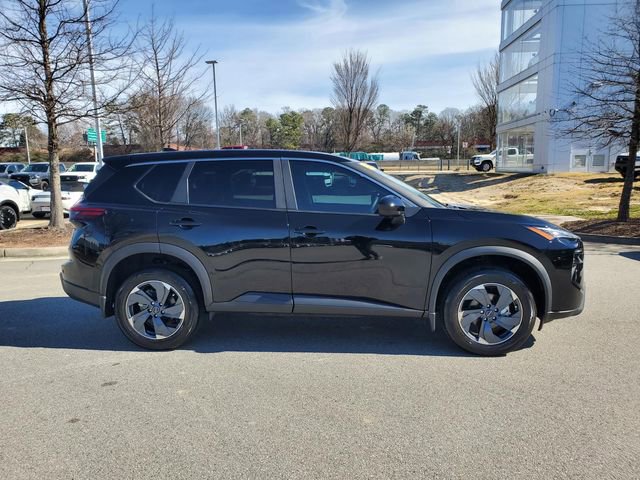 Certified 2025 Nissan Rogue SV image 3