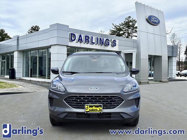 Used 2022 Ford Escape SE w/ SE Sport Appearance Package image 2