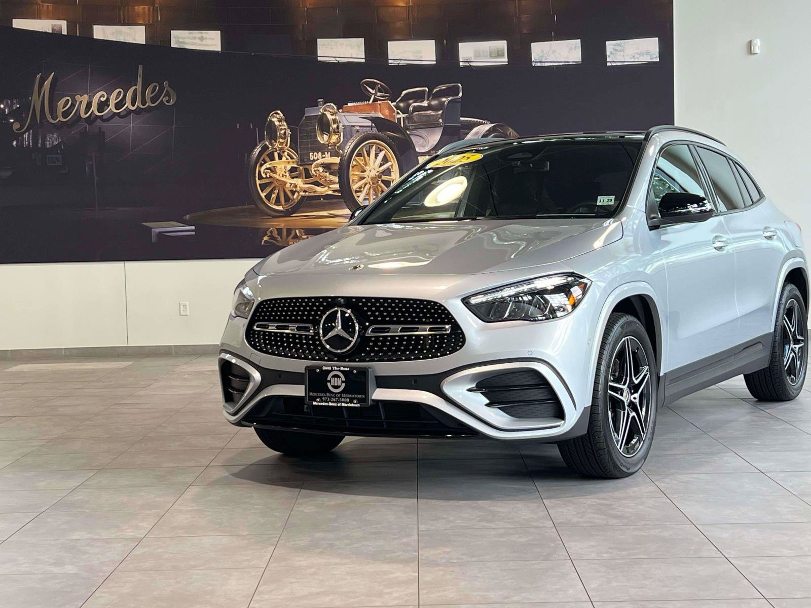 Certified 2025 Mercedes-Benz GLA 250 4MATIC image 2