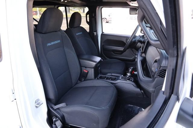 Used 2024 Jeep Wrangler Unlimited Rubicon 4xe AWD/4WD image 27