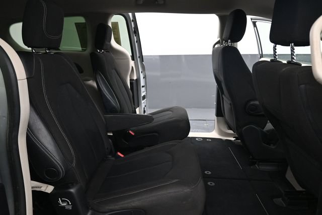 Used 2023 Chrysler Voyager LX FWD image 21
