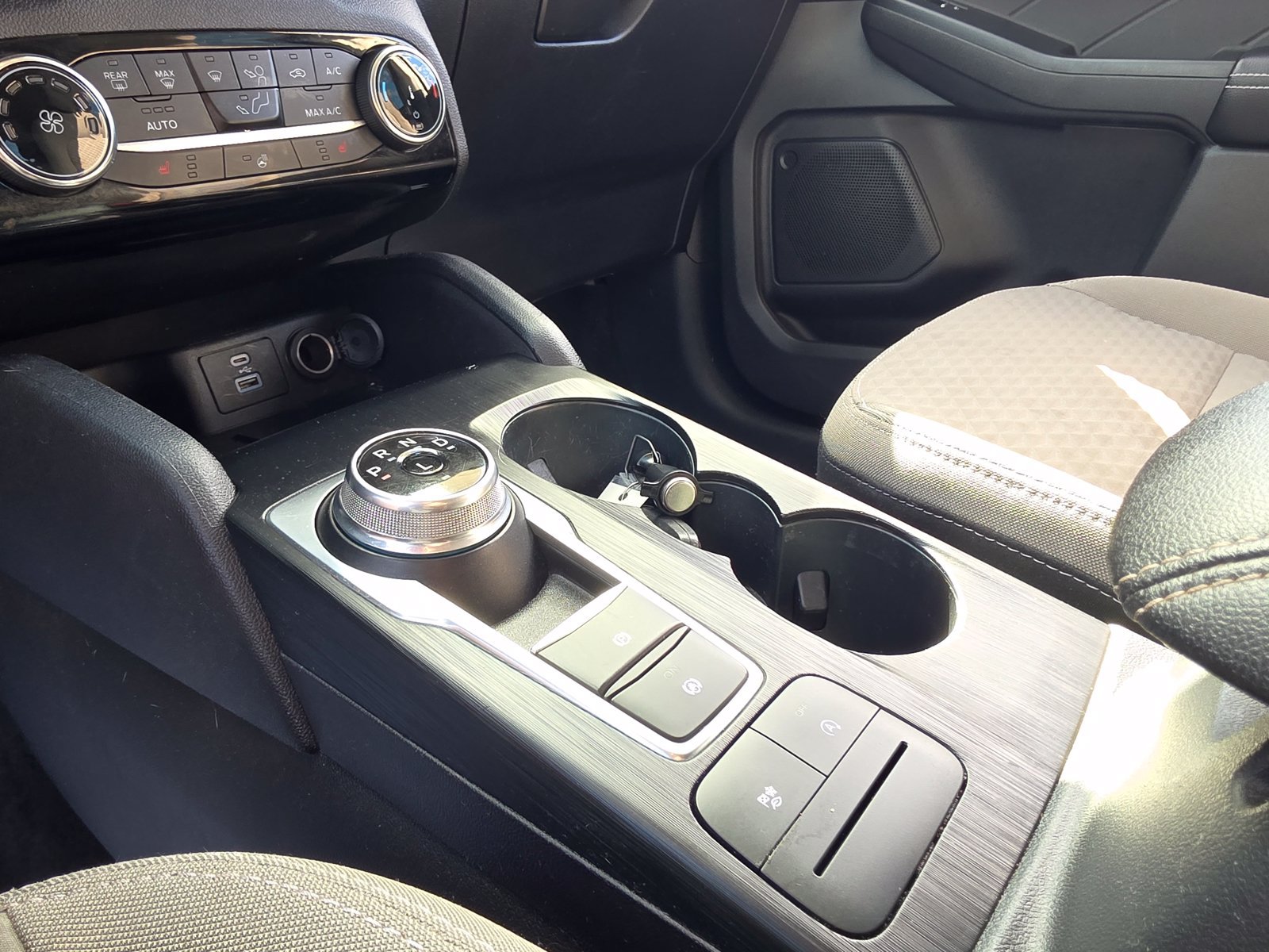 Used 2022 Ford Escape SE w/ SE Sport Appearance Package AWD/4WD image 20