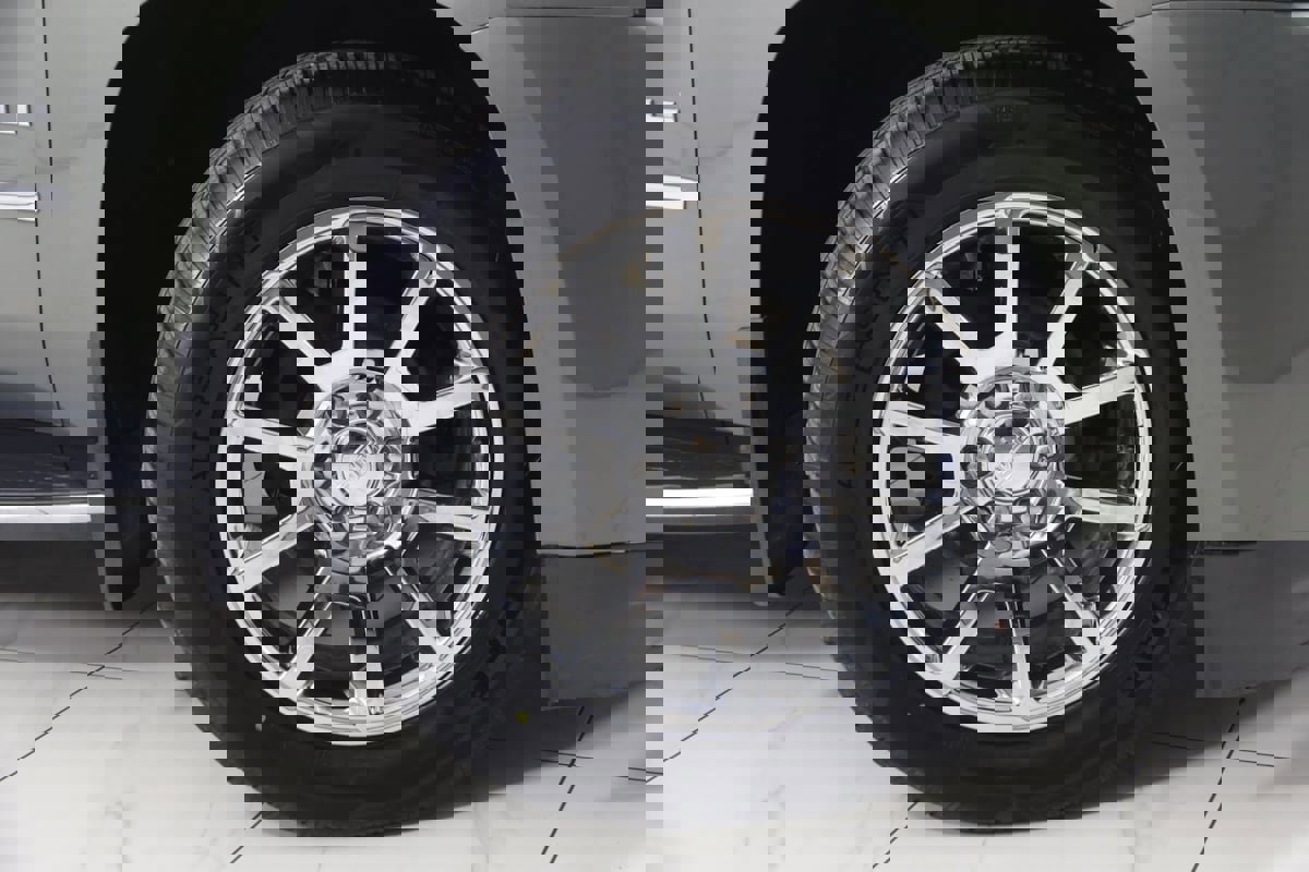 Used 2018 GMC Yukon Denali w/ Open Road Package image 18