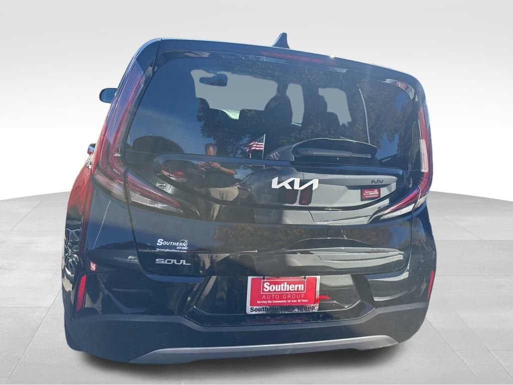 Certified 2024 Kia Soul LX image 11
