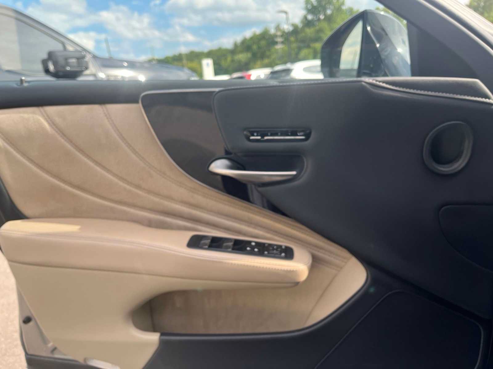 Used 2021 Lexus LS 500 AWD w/ Interior Upgrade Package image 18