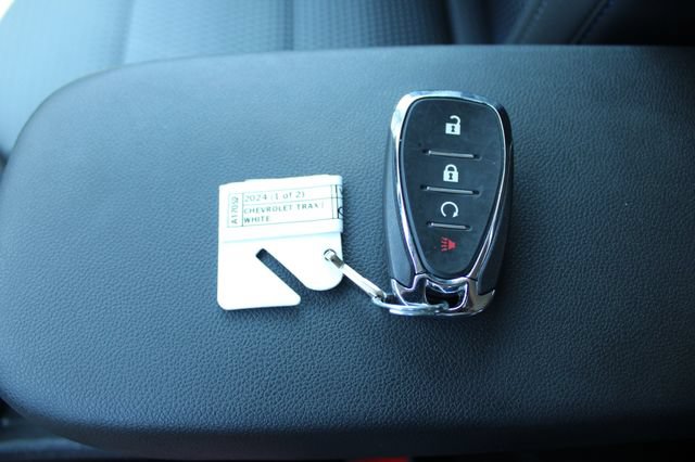 Used 2024 Chevrolet Trax LT w/ Driver Confidence Package FWD image 27