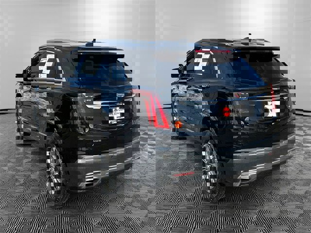 Used 2023 Cadillac XT5 Premium Luxury image 3