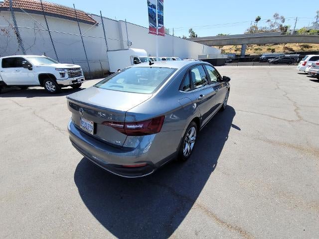 Used 2024 Volkswagen Jetta SE FWD image 8