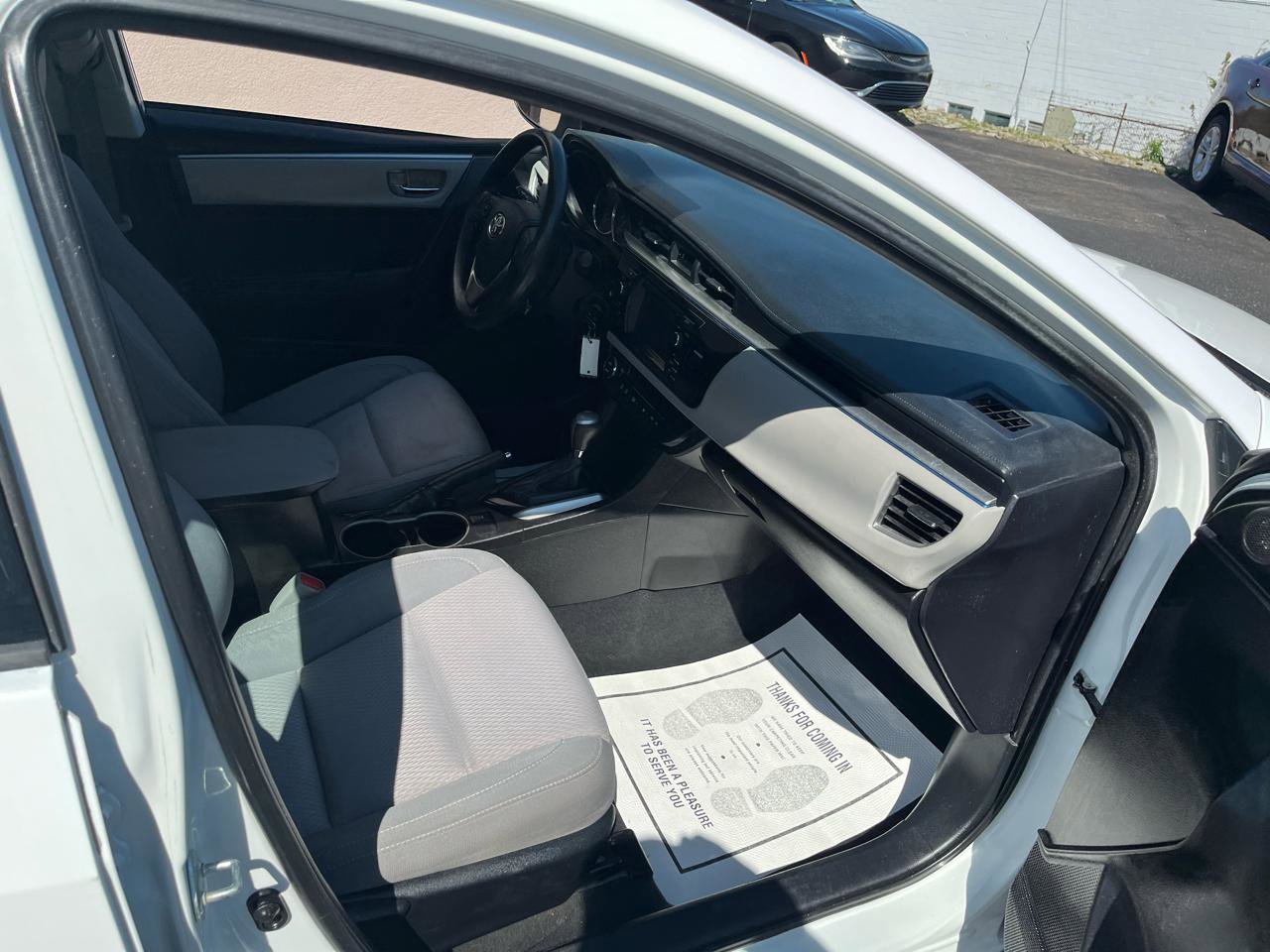 Used 2015 Toyota Corolla LE FWD image 26