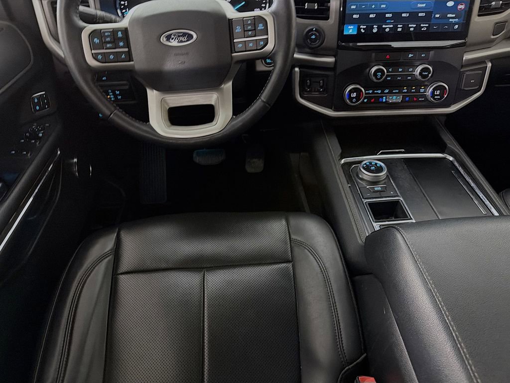 Used 2022 Ford Expedition XLT image 26