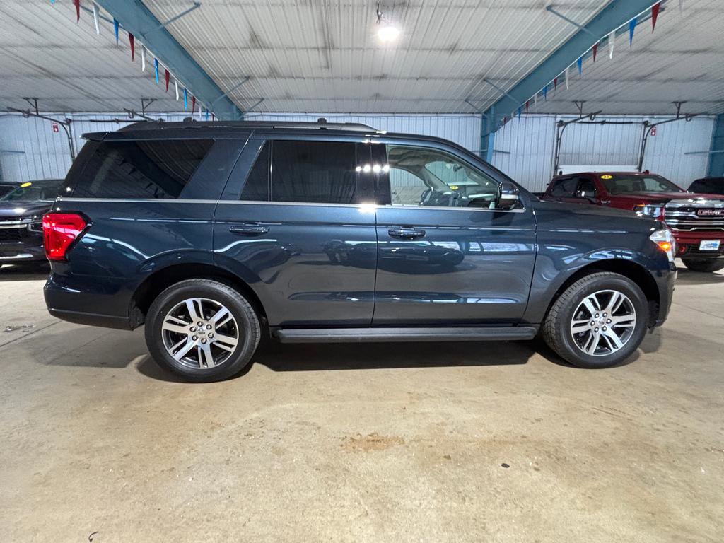 Used 2024 Ford Expedition XLT image 9