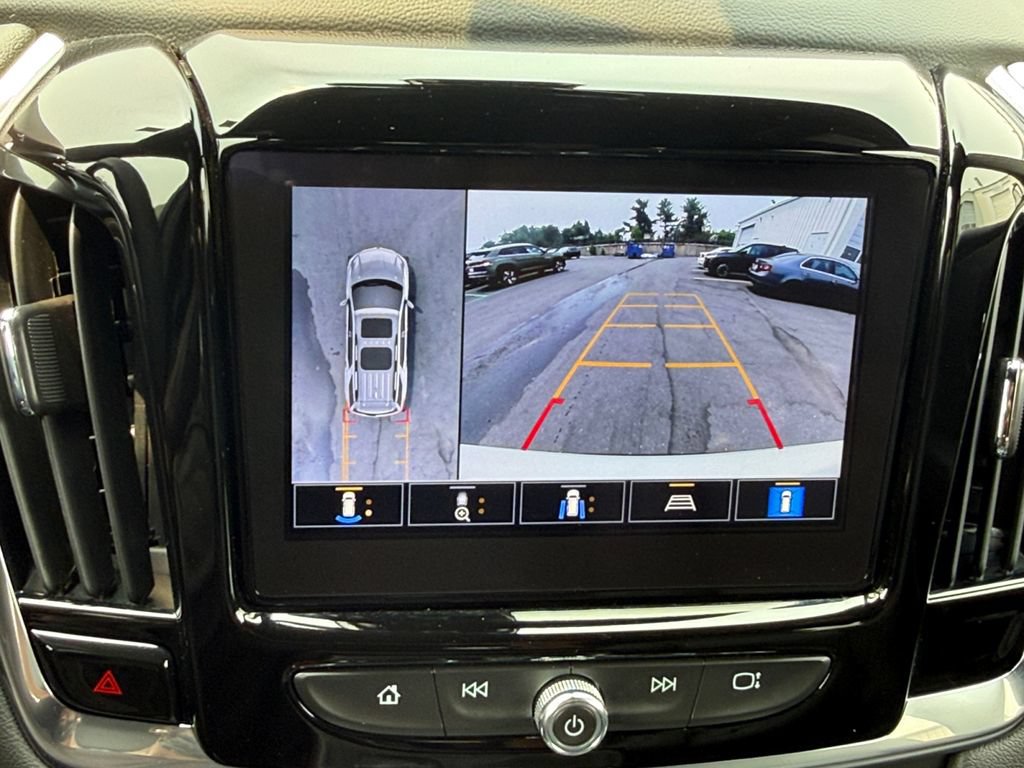 Used 2023 Chevrolet Traverse RS AWD/4WD image 15