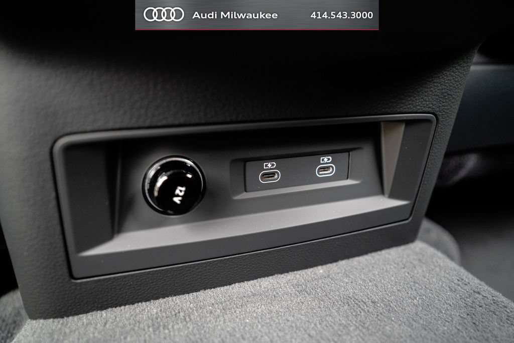 New 2026 Audi SQ7 Prestige AWD/4WD image 47