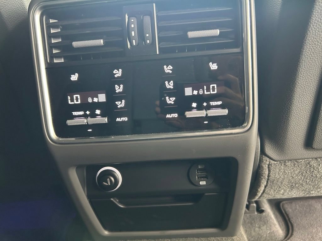 Used 2019 Porsche Cayenne AWD/4WD image 28