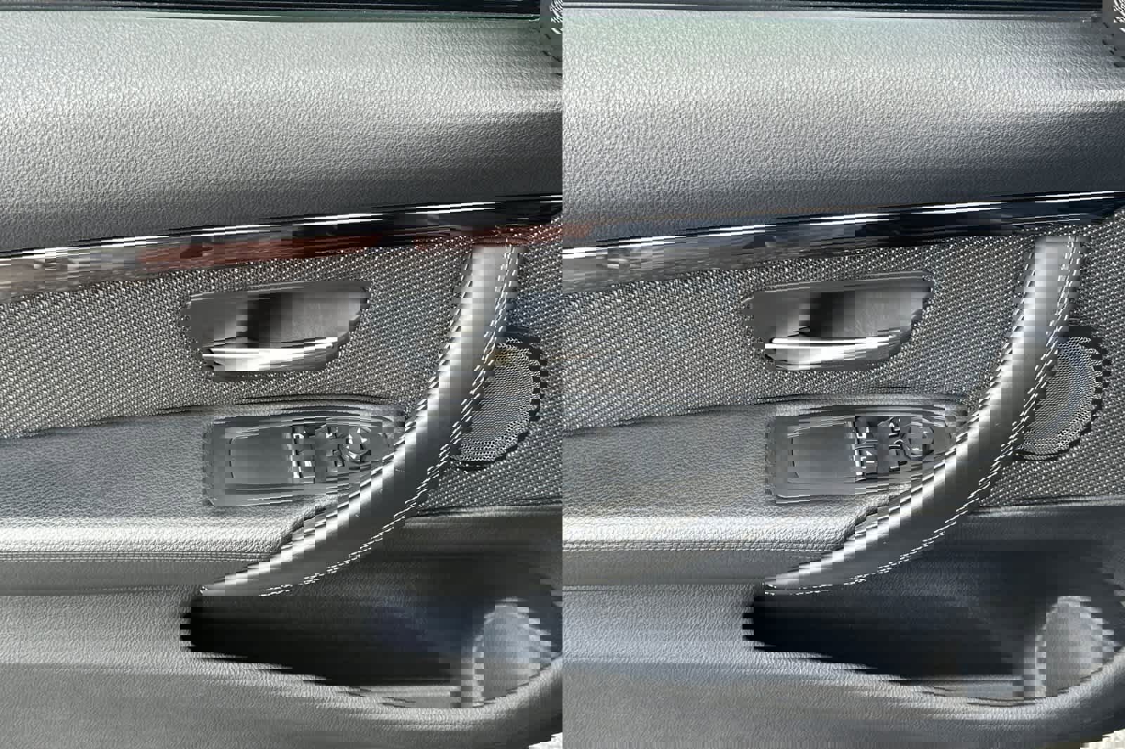 Used 2020 BMW M4 Coupe w/ Competition Package image 11