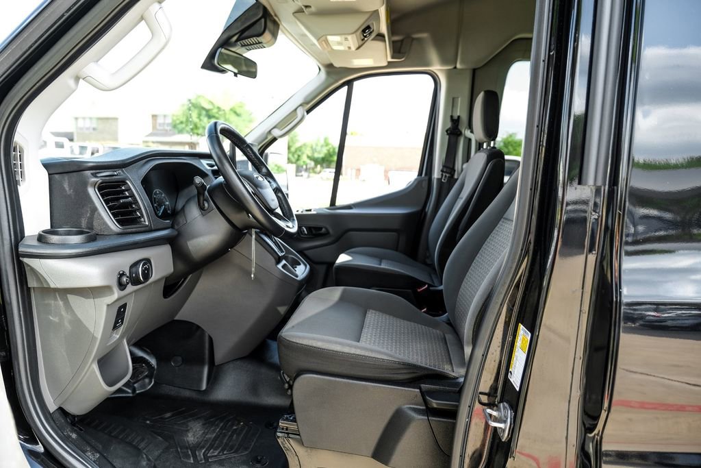 Used 2023 Ford Transit 350 XLT image 3