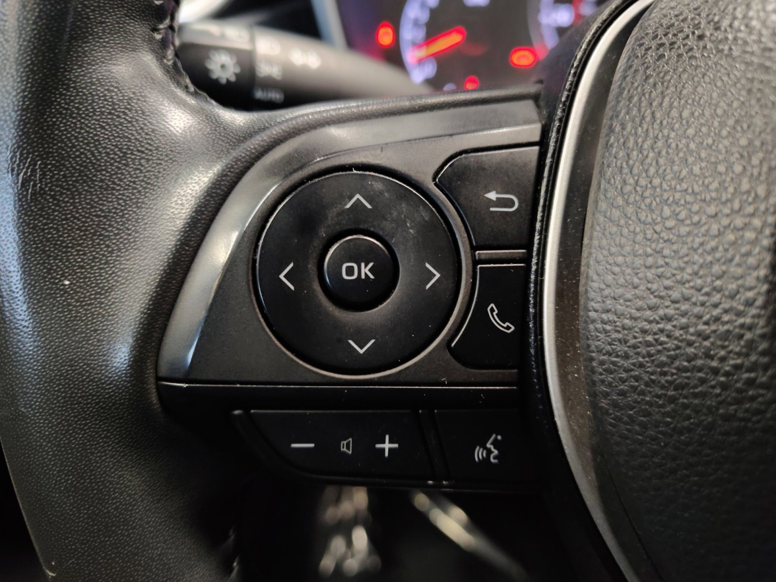 Used 2022 Toyota Corolla SE FWD image 18