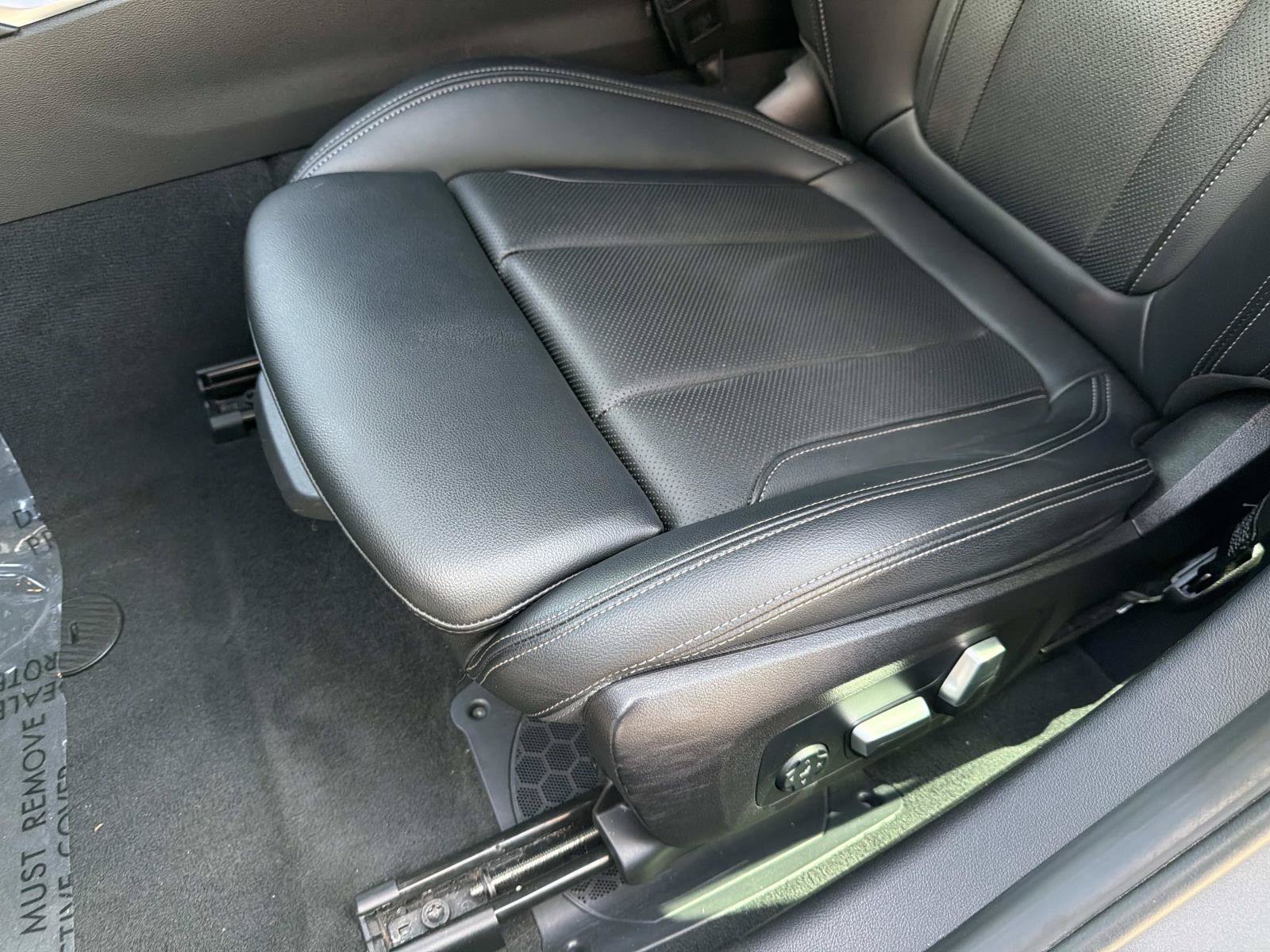 Certified 2023 BMW 330i Sedan RWD image 18
