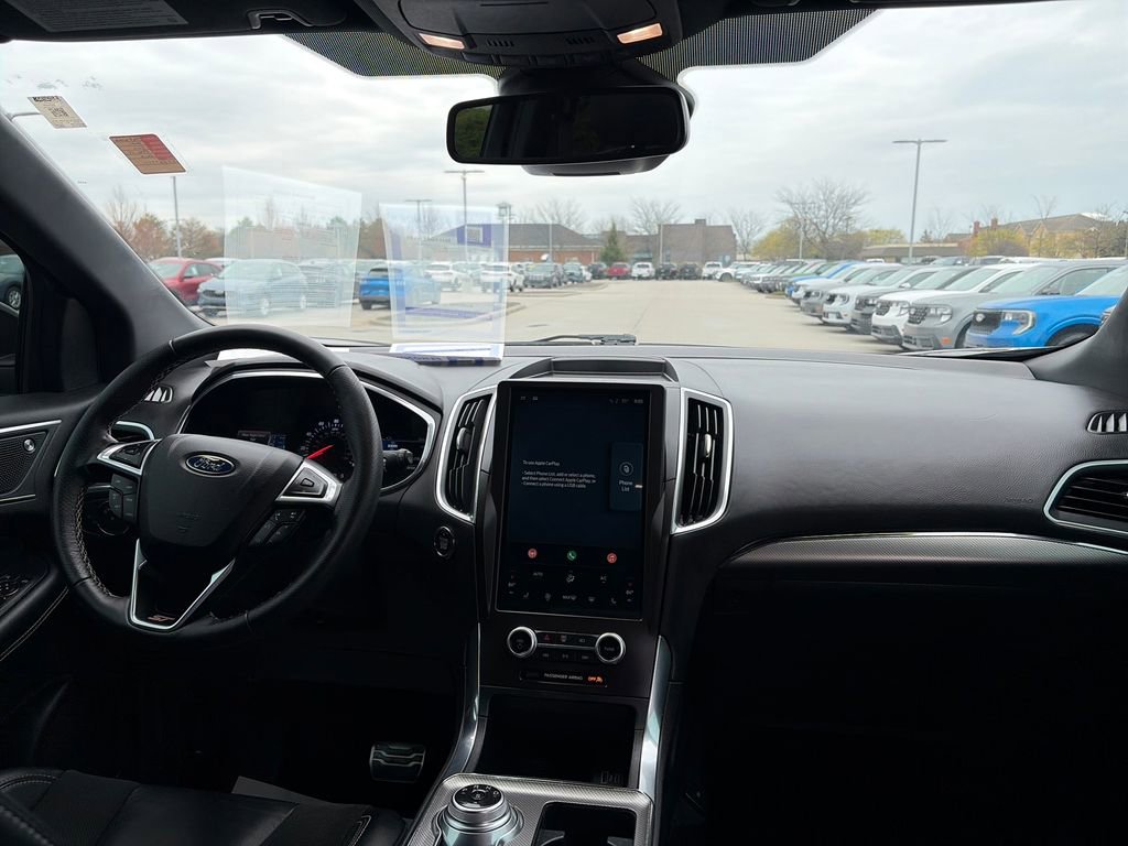 Used 2021 Ford Edge ST image 35