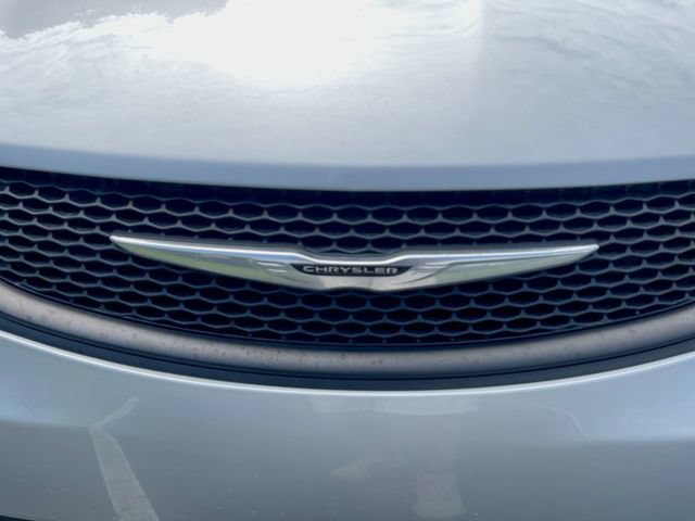 Used 2023 Chrysler Voyager LX FWD image 29