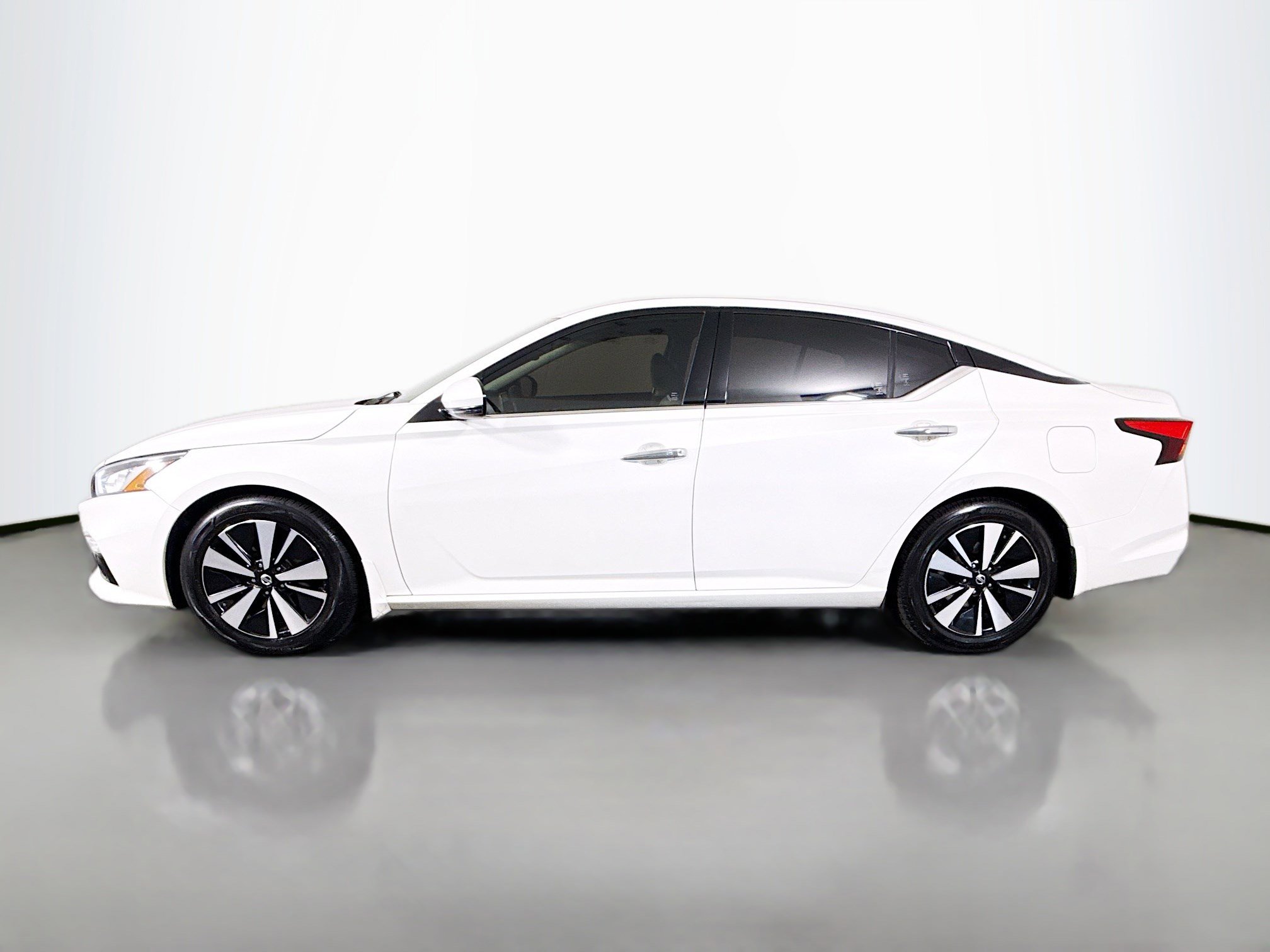 Used 2019 Nissan Altima 2.5 SL FWD image 6
