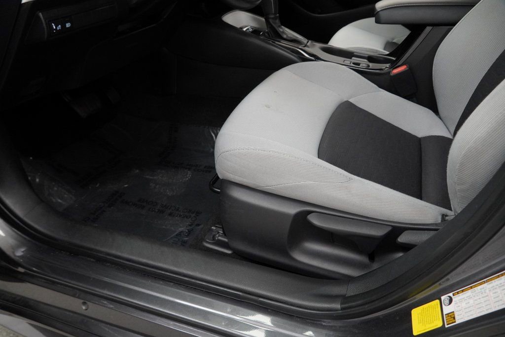 Used 2024 Toyota Corolla SE image 39