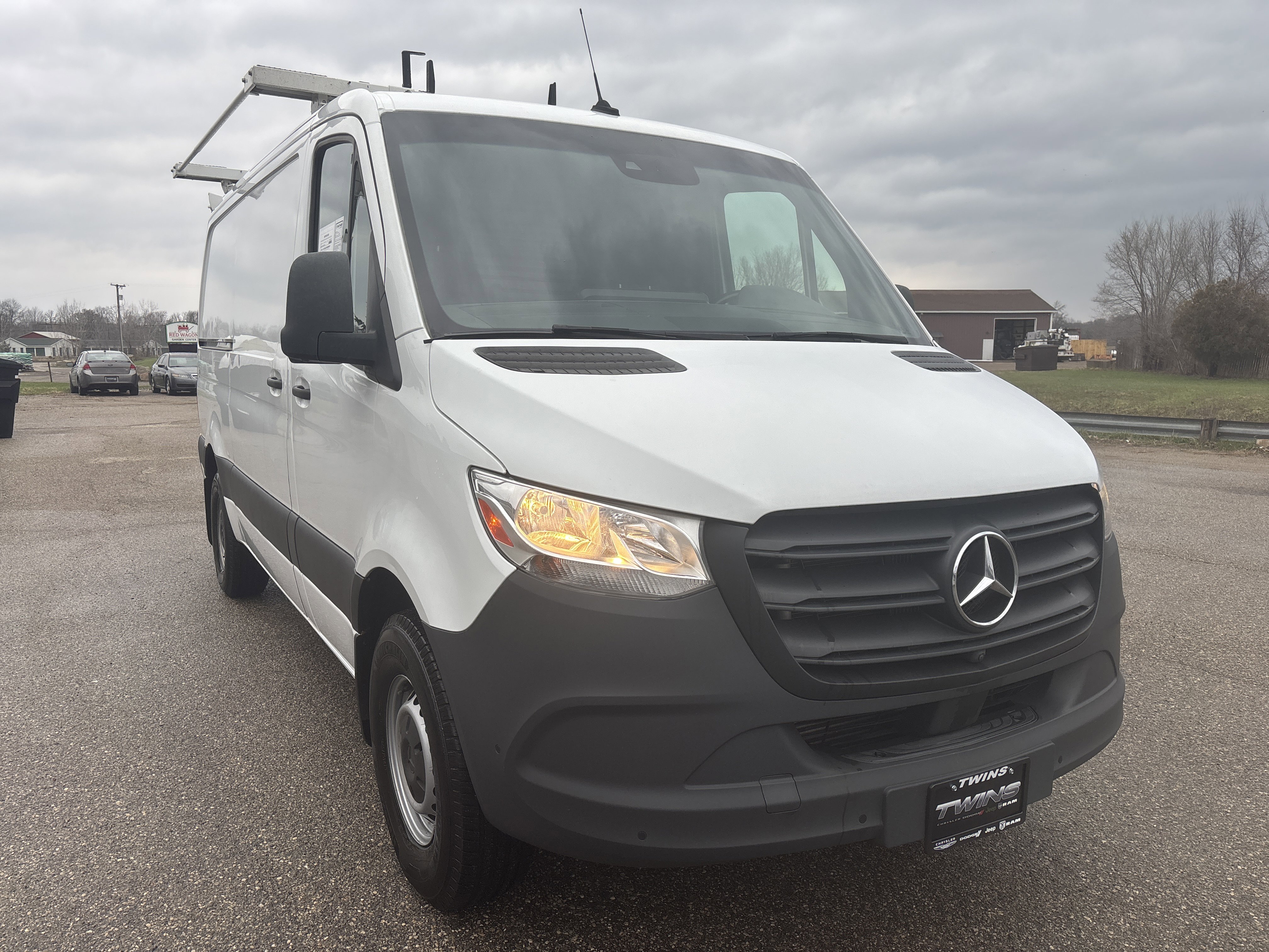 Used 2021 Mercedes-Benz Sprinter 1500 image 1