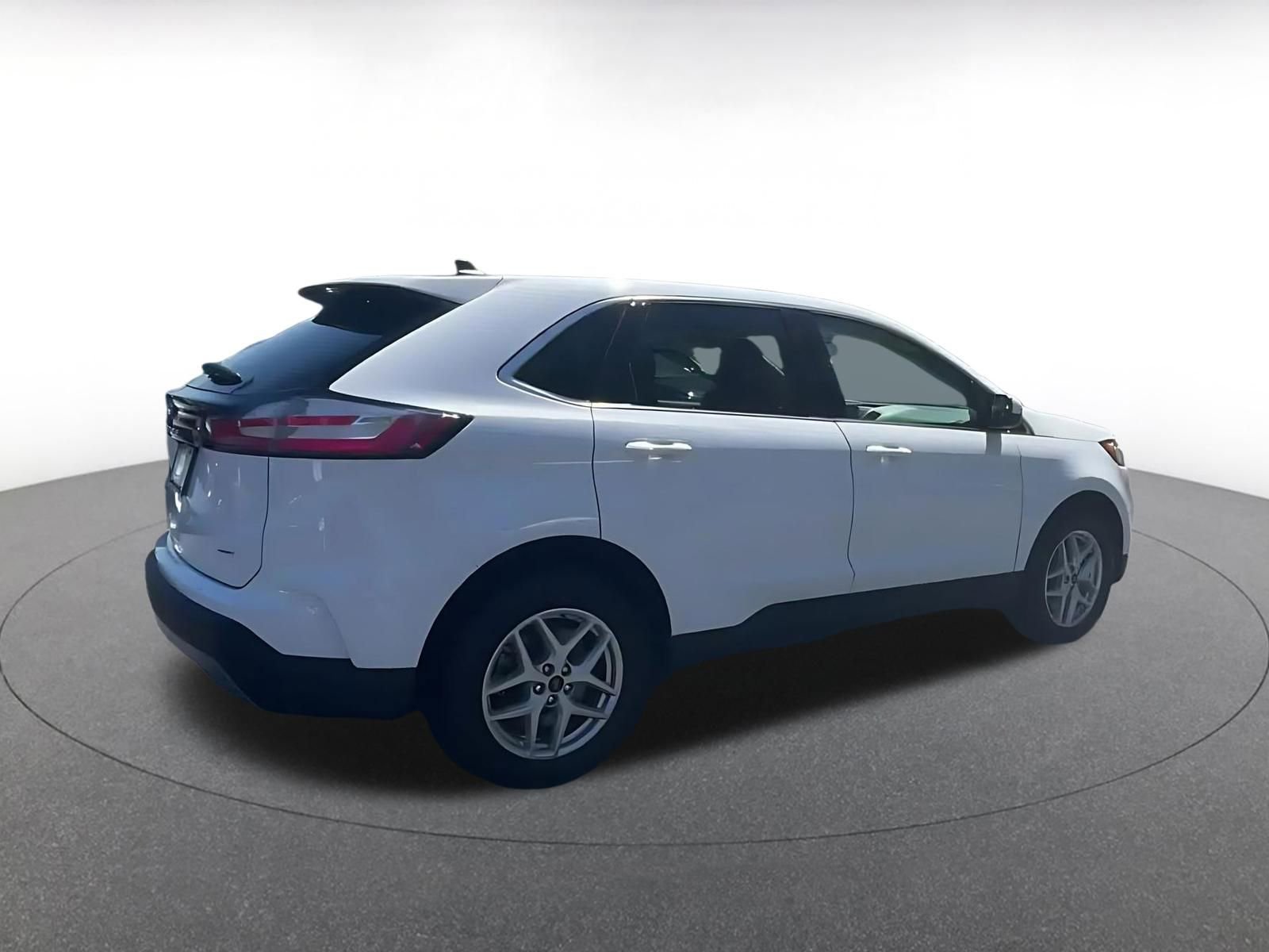 Used 2024 Ford Edge SEL AWD/4WD image 15