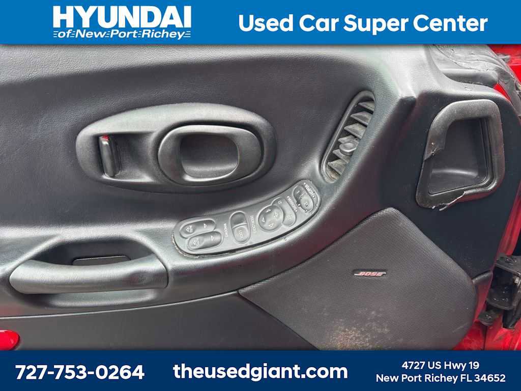 Used 1998 Chevrolet Corvette Coupe w/ Roof Pkg image 9
