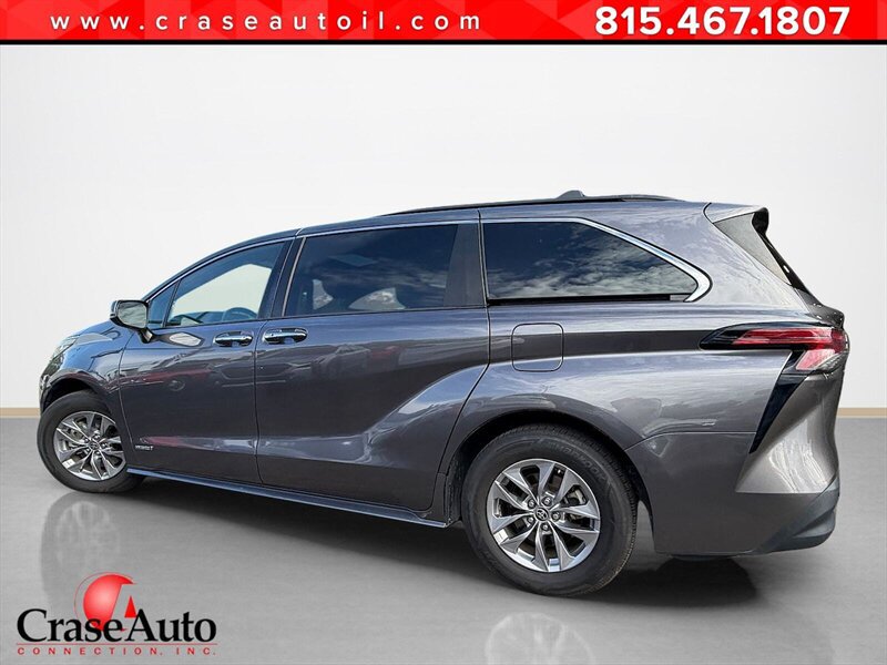 Used 2021 Toyota Sienna XLE w/ XLE Plus Package FWD image 1