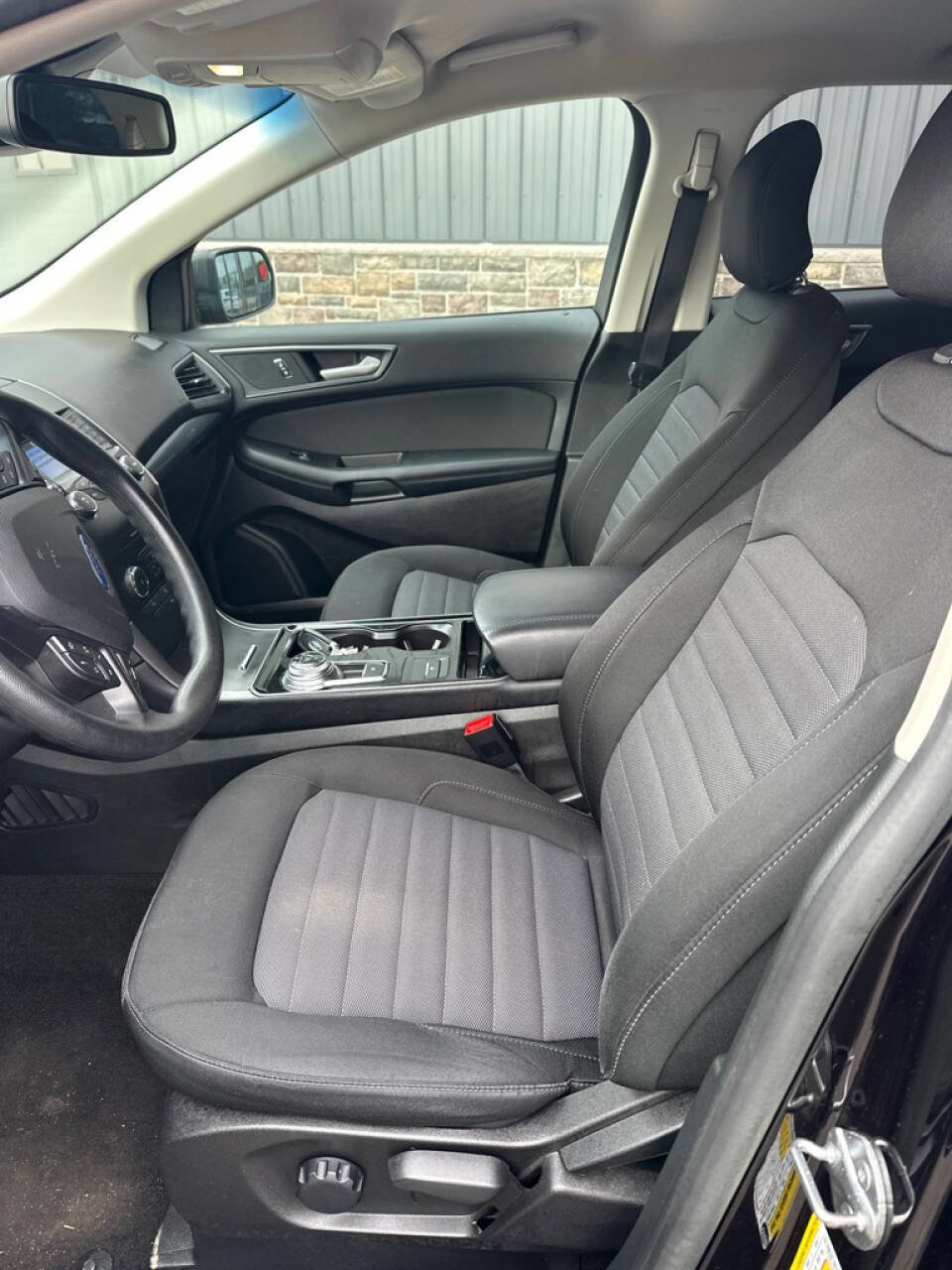 Used 2019 Ford Edge SE image 11