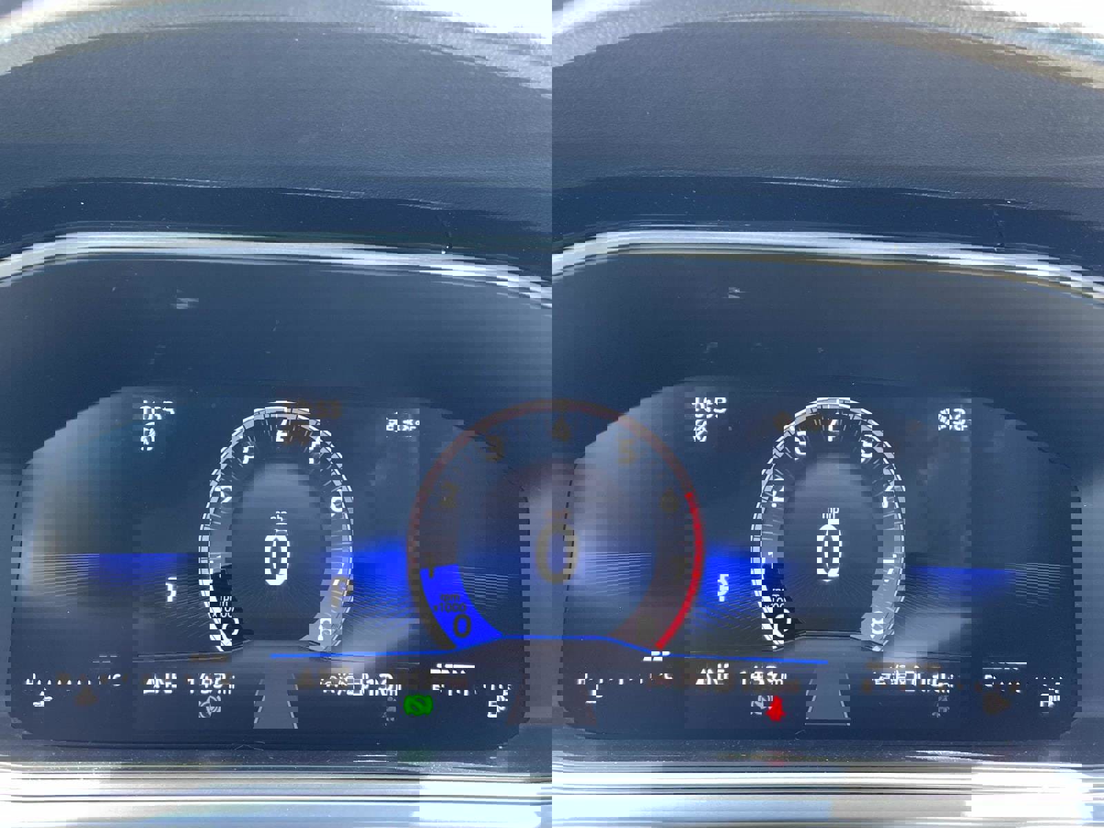 Certified 2025 Volkswagen Taos SE w/ Panoramic Sunroof Package FWD image 21