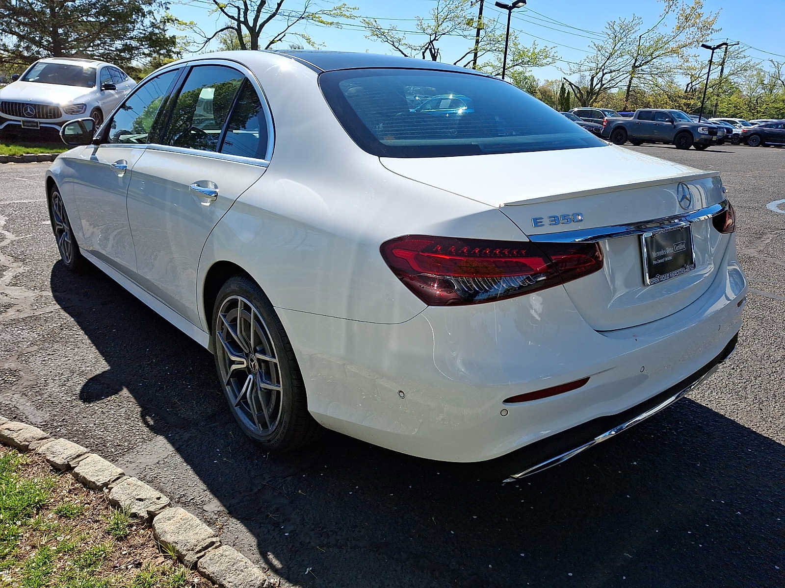 Certified 2022 Mercedes-Benz E 350 4MATIC Sedan image 4