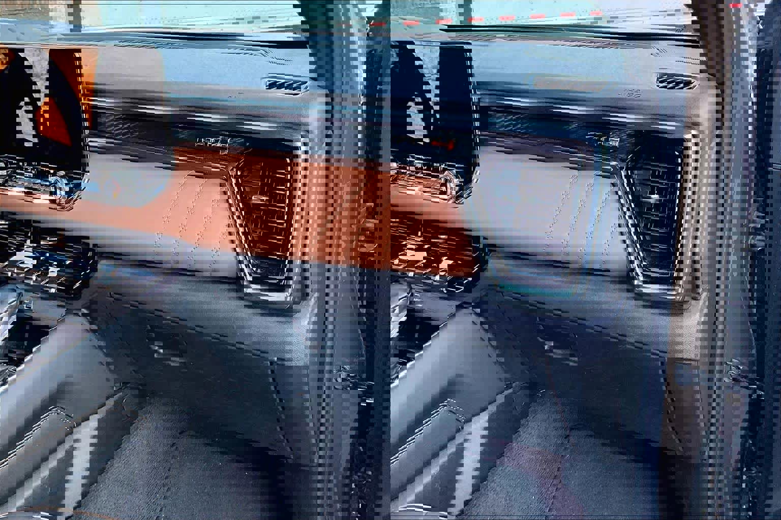 Used 2023 GMC Canyon AT4 w/ Technology Package image 17