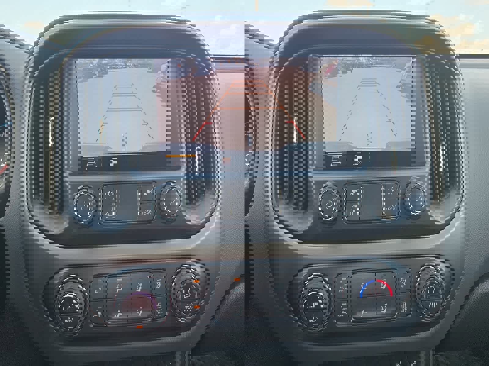 Used 2022 Chevrolet Colorado Z71 w/ Safety Package image 17